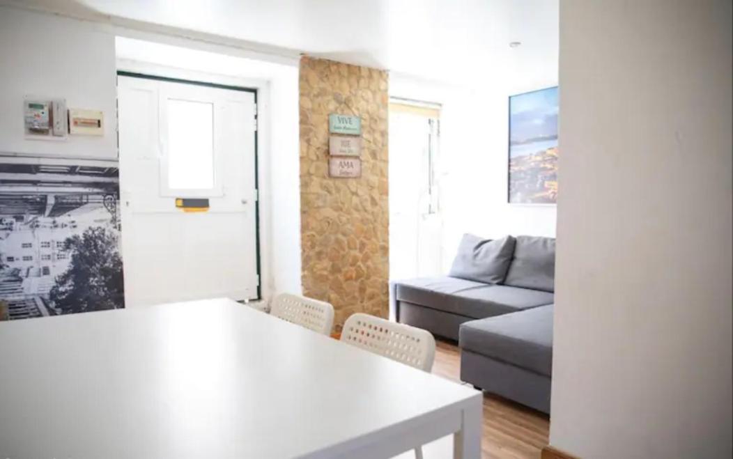 Apartamento Com Terraco E Churrasqueira Apartment Lisbon Exterior photo